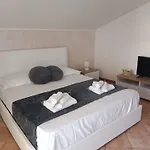 Kennedy Family Apts 아파트
