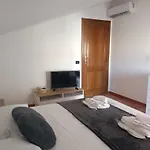 Kennedy Family Apts * 알게로