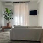 Kennedy Family Apts 아파트
