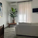 Kennedy Family Apts * アルゲーロ