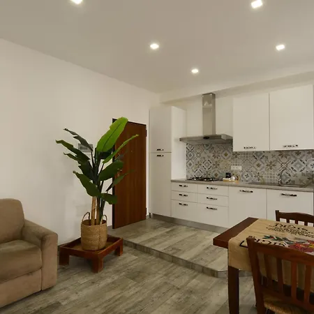 Kennedy Family Apts * Alghero