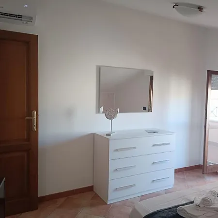 Kennedy Family Apts Apartman